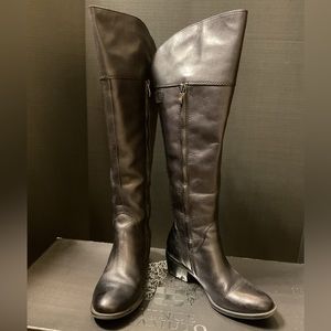 Preowned Women’s Vince Camuto Bollo knee boots in black - sz 8 1/2